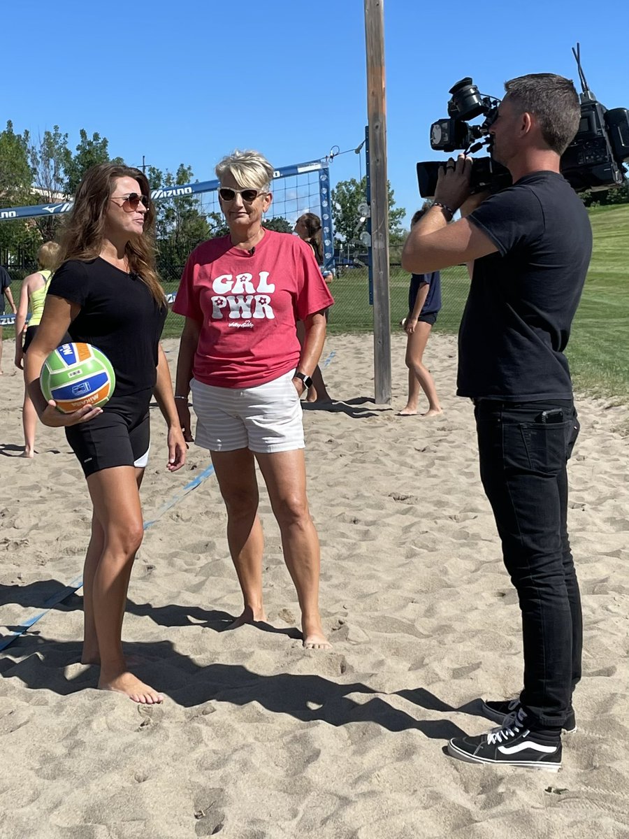 shellymarriage's tweet image. Supporting Girls Volleyball!! Tune in Monday @morninglive I’m not the player I used to be, but had a blast @VolleyGirlsCa @LiveEyeLuke @CHCHTV @CHCHNews