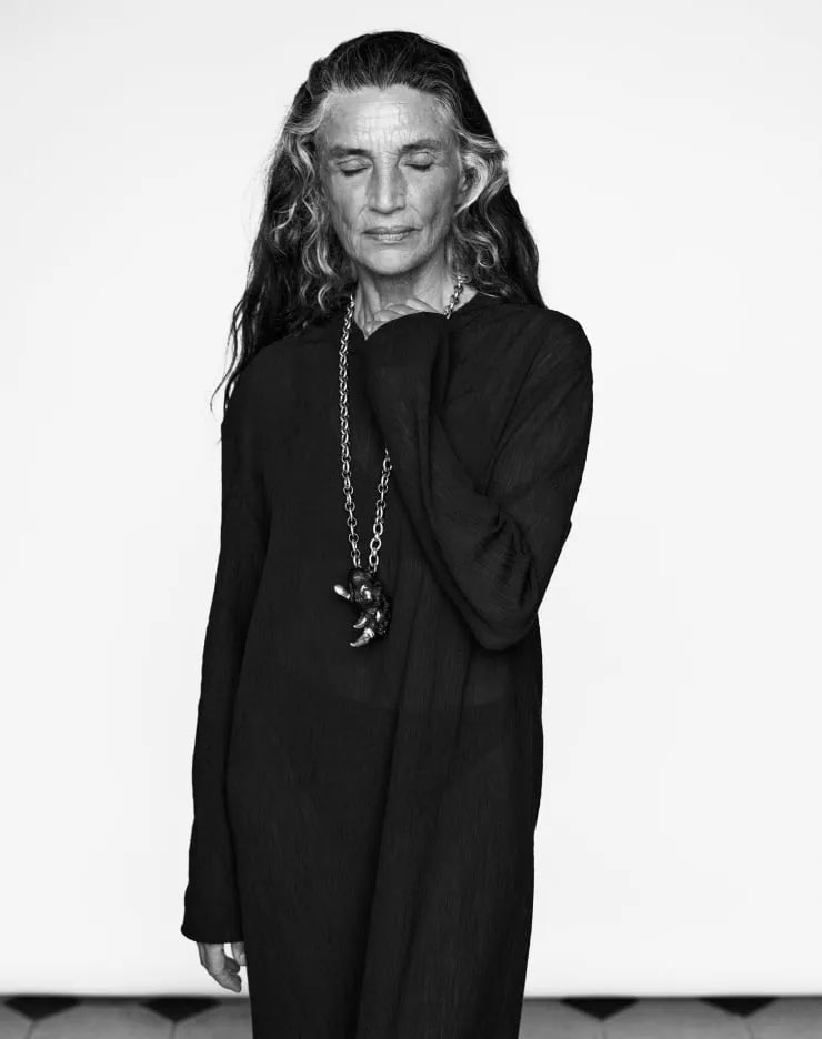 Maria_Morillas's tweet photo. Zara se ha pasado el juego. Editorial con #ÁngelaMolina fotografiado por #MarioSorrenti 🖤 https://t.co/fMdKGXHhcx