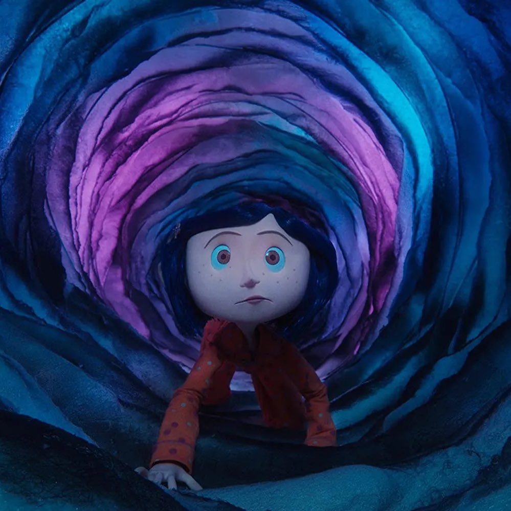kuromi looks like she’s in the coraline tunnel