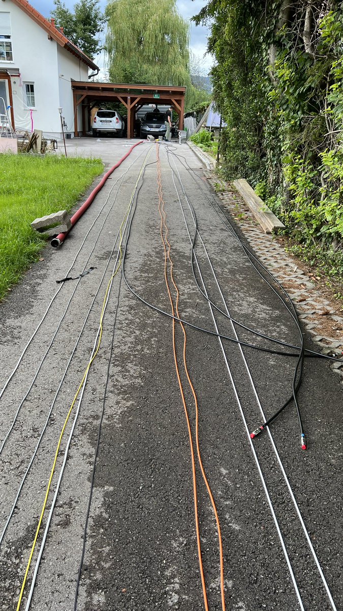 KDWolf144's tweet photo. Next stage goal😃... During the last few days the mast was painted 🎨🖌️ and now leveled 📐 in the foundation hole, the antenna cables and various other cables were laid in the ground with a cable protection tube. Concrete will finally be poured tomorrow ⛏️🪚⚙️🔩 https://t.co/VOoFewzXF2