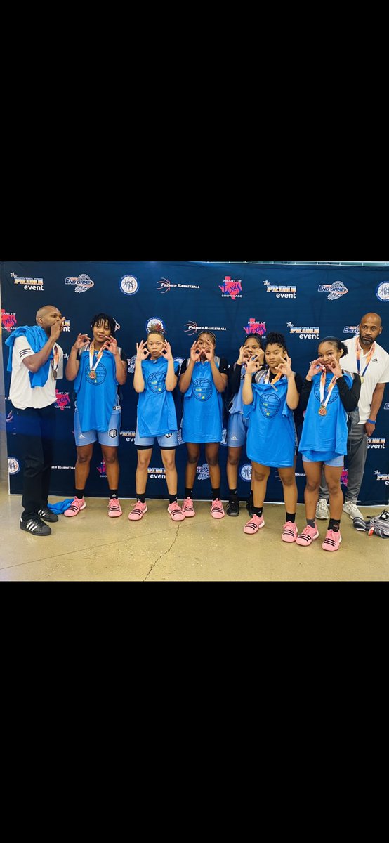 TeamLexStars16U's tweet photo. Happy birthday to @brusshoops32 he is definitely the calm to our madness! Hope you enjoy you day Coach Russell!!!

#WeAllWeGot #WeAllWeNeed https://t.co/07hhw2xlcL