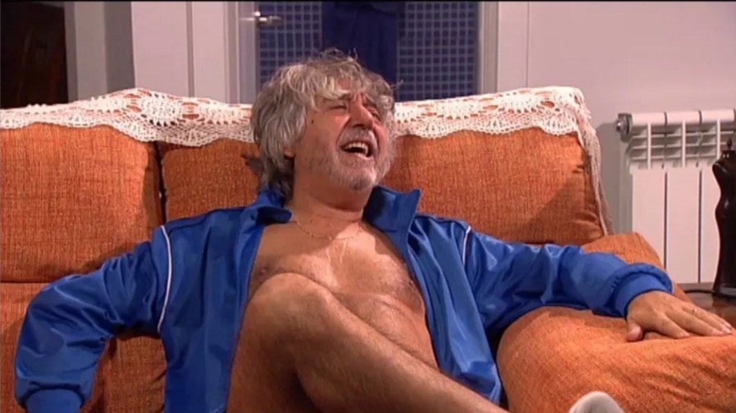 edersecso's tweet image. Asi me encuentro ahora mismo, esperando que empiece el Almeria-Rayo, para que puntue el calvo de Isi Palazon