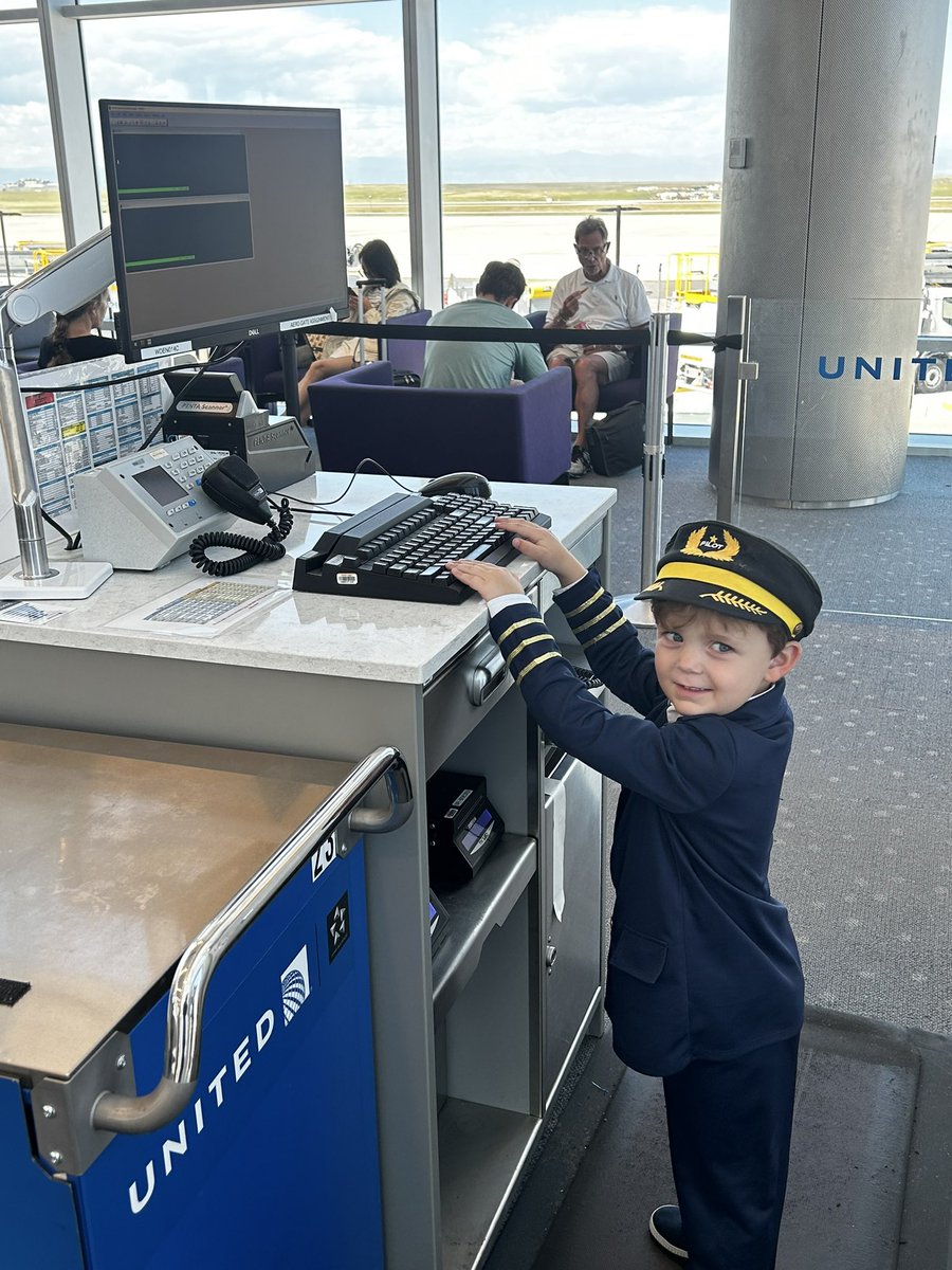 Christa Fees tweet media