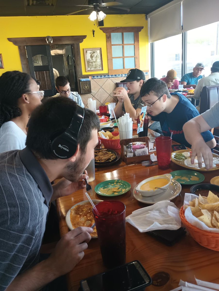 MzDeHar's tweet photo. Learning fun the Mosaic way. First up, LaVilla for a 😋 🥗 on this Friday’s student planned outing. #Mosaic #TransitionSupport #CommunityBasedLearning @HumbleISD_CAM @MarcusAllen1977 https://t.co/LeyvalWEcZ