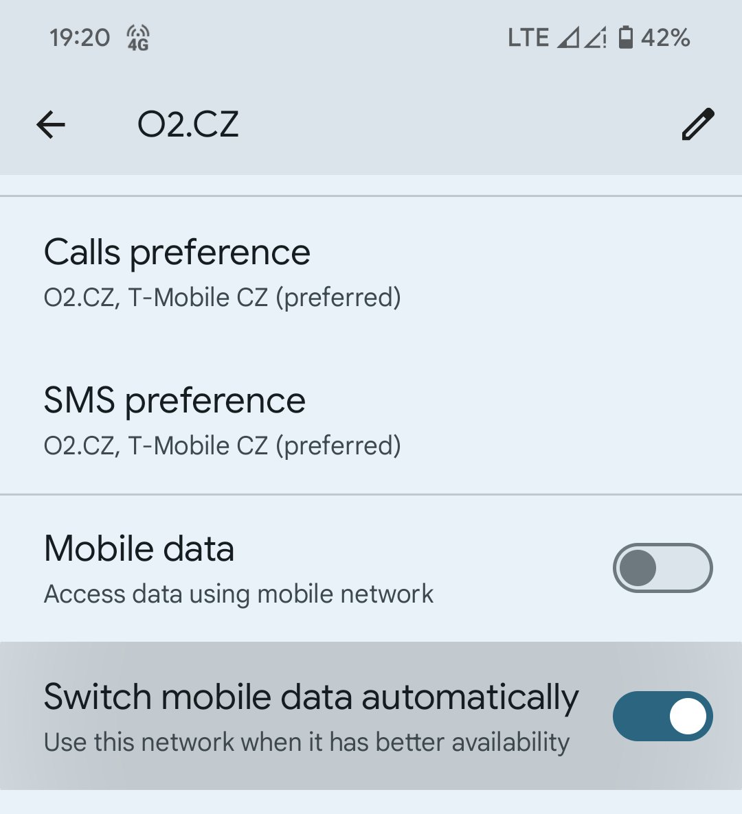 mroczis's tweet photo. Poslední beta verze Androidu 14 přichází se super funkcí - automatickým přepínáním dat na druhou SIM kartu v případě špatného signálu na té primární. https://t.co/WKuipjivmH