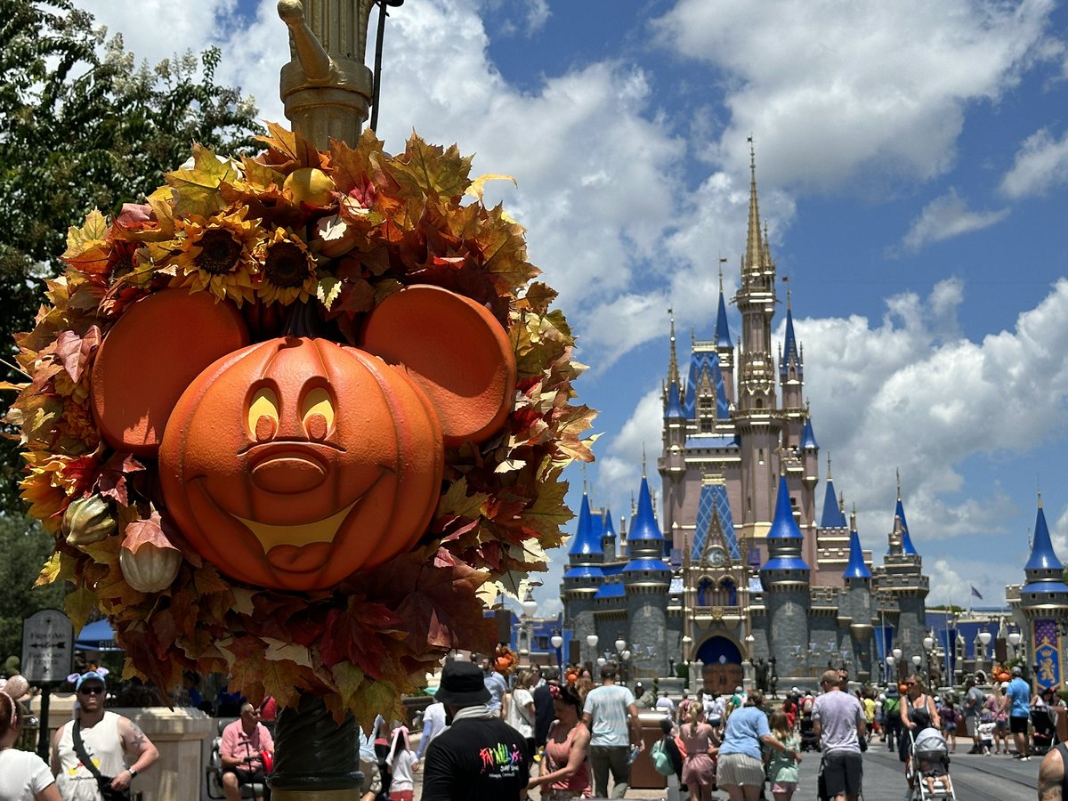 Magic Kingdom is all ready to kick off the most spooky season of all Mickey’s Not So Scary Halloween Party starts tonight! #notsoscary #disneyworld