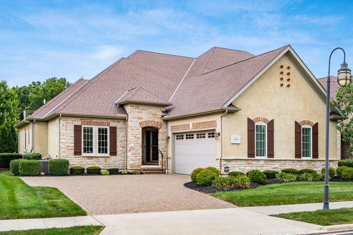 GreenwellGroup's tweet photo. This beauty just went In Contract! #icandothesameforyou #happybuyersandsellers #howardhanna #incontract #realestate #westerville https://t.co/4ekSVcU4Pr