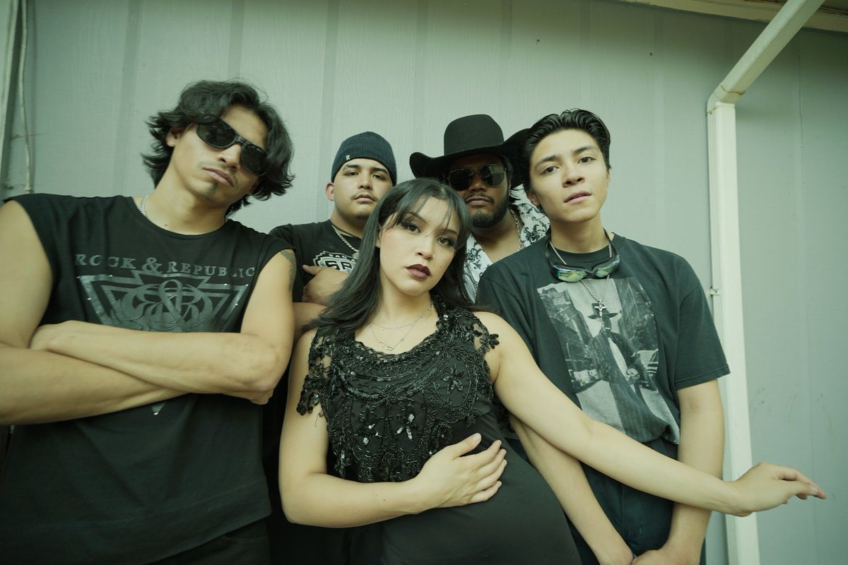VANITALEOMUSIC's tweet photo. just wanted to come on here and announce that me and my band members are hot https://t.co/qlvrR6A7PL