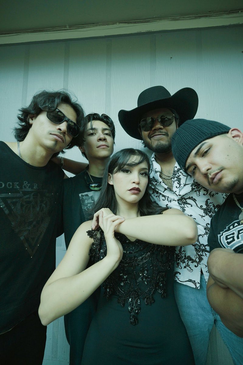 VANITALEOMUSIC's tweet photo. just wanted to come on here and announce that me and my band members are hot https://t.co/qlvrR6A7PL