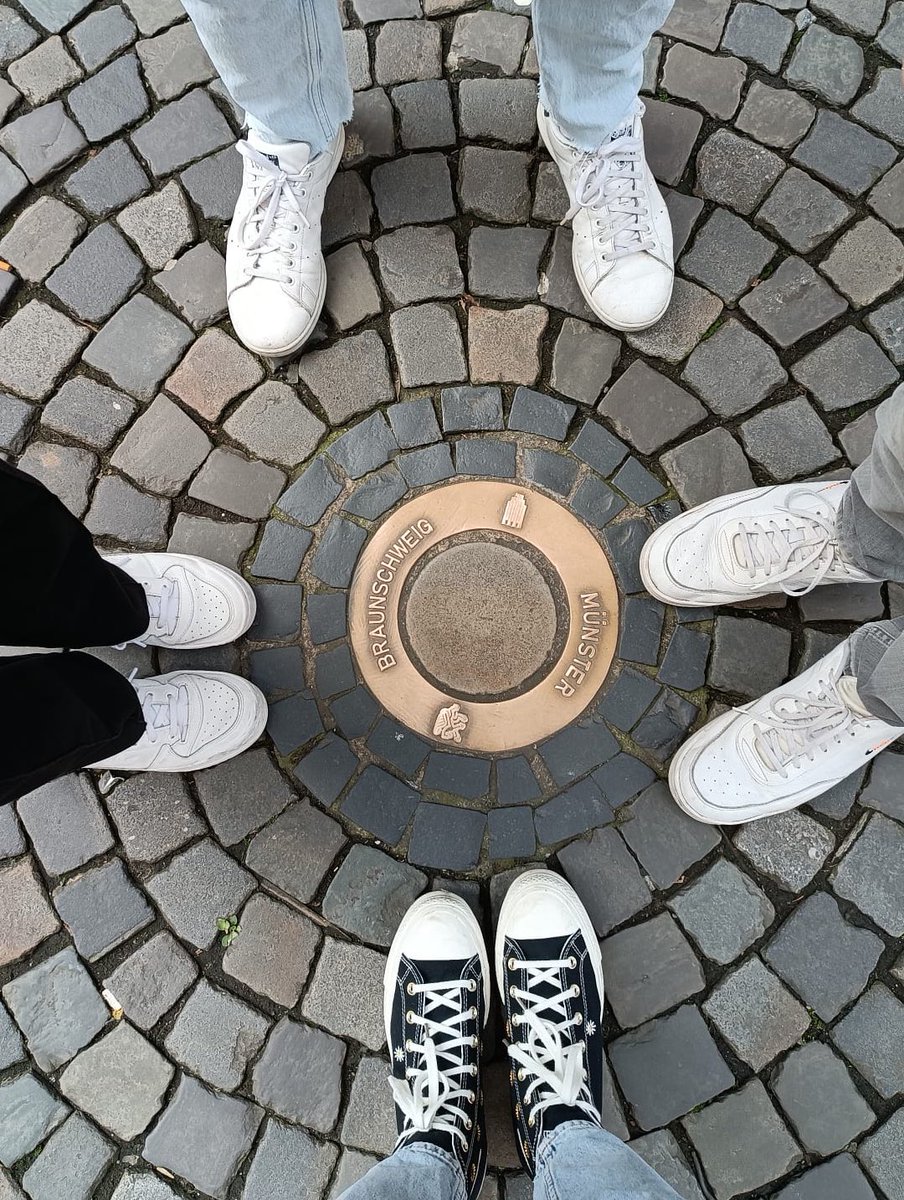 iGEM_TU_BS's tweet photo. Thank you so much @igem_muenster for organizing this #meetup! It was such an amazing experience and we really enjoyed meeting all the other teams and getting to know their projects! 🧑‍🔬

#igem #igem2023 #science #synbio #syntheticbiology #münster https://t.co/8711ah3wsZ