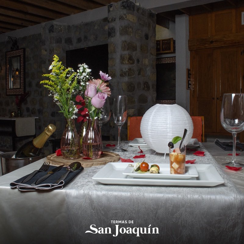 agarzaf's tweet photo. Disfruta del renovado paquete romántico en @Termas1 #TermasDeSanJoaquin y entre otras cosas te servirán una cena privada en tu habitación. @PattySanchez123 @Coahuila https://t.co/fZC26dfqxS