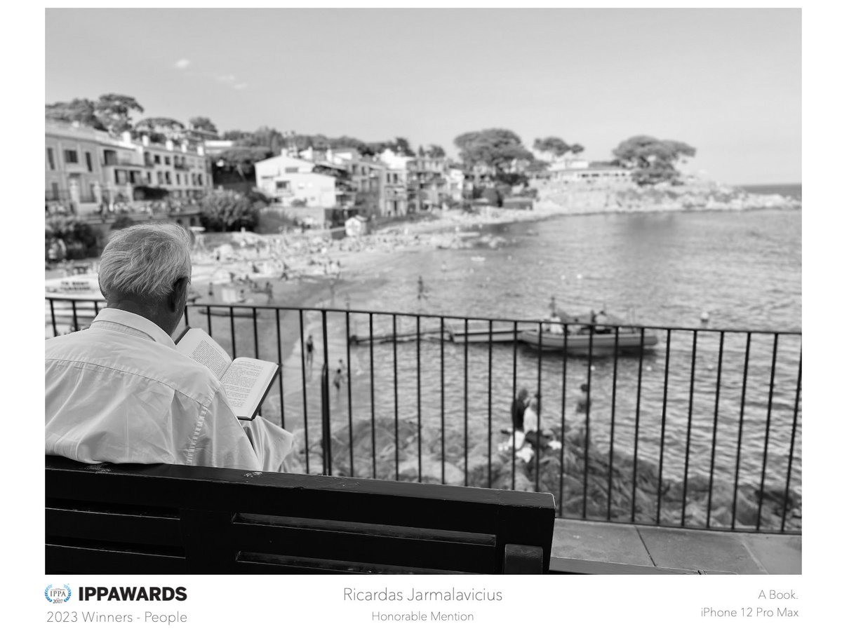 RichardasPhotos's tweet photo. iPhone Photography Awards 2023: Honorable Mentions went to my images “Summer Promise”, “Neighbours” and “A Book”.
#apple #ippawards #mobilephotography #iphoneography #shotoniphone https://t.co/06YbvHtf30