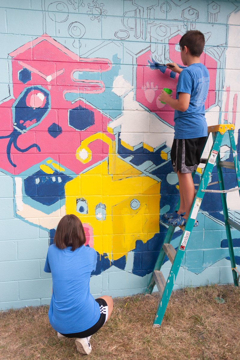 JCCFIndiana's tweet photo. What a wonderful day to #ColortheCounty with another beautiful mural! Thanks to those who came out to our Community Painting Day at JCPL’s Franklin Branch Book Barn on August 5. Stay tuned to see how the finished murals turn out! https://t.co/H2tJZJJSs1