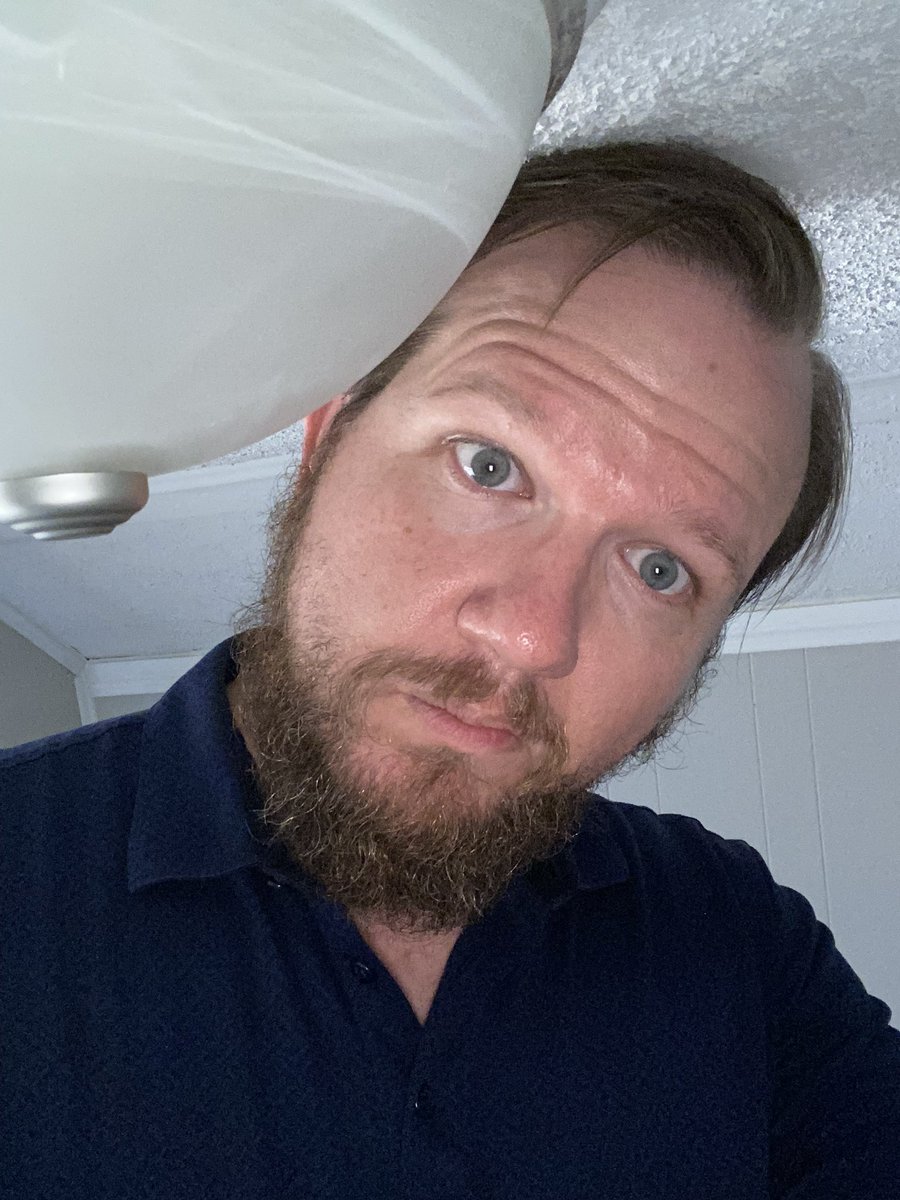 TheWalterMagic's tweet image. #tallpeopleproblems