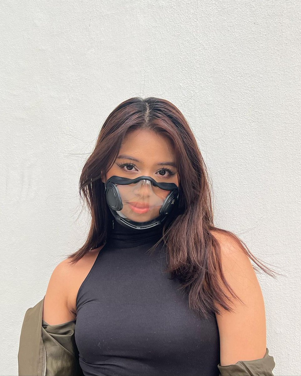 Jelli_M1's tweet photo. Planning a night out this weekend? Complete your outfit with the sleek M1 Mask in Midnight 📷📷
Available in the following stores:
Website: https://t.co/NbWLn1jdTu
Shopee: https://t.co/qAbu9xbjMr
LazMall: https://t.co/Tr1eJSC02M https://t.co/nS6cWTQ68D