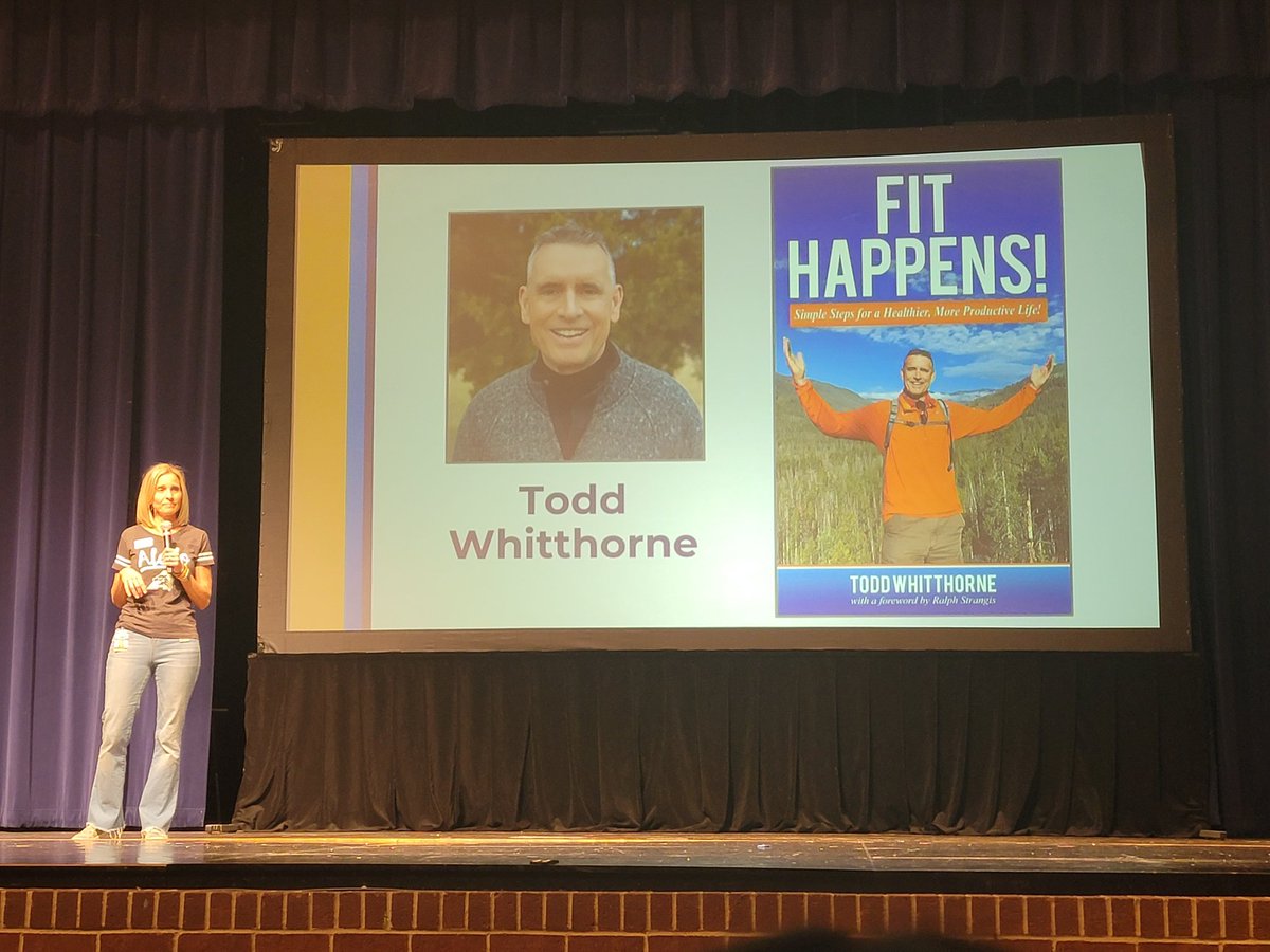 texasparis25's tweet photo. Our special speakers for Aledo convocation! This is one of my favorite before-the-kids-come-back activities!! #AuntRoRo #AISDthriveandshine #AllinAledo https://t.co/9w9V4XREq6