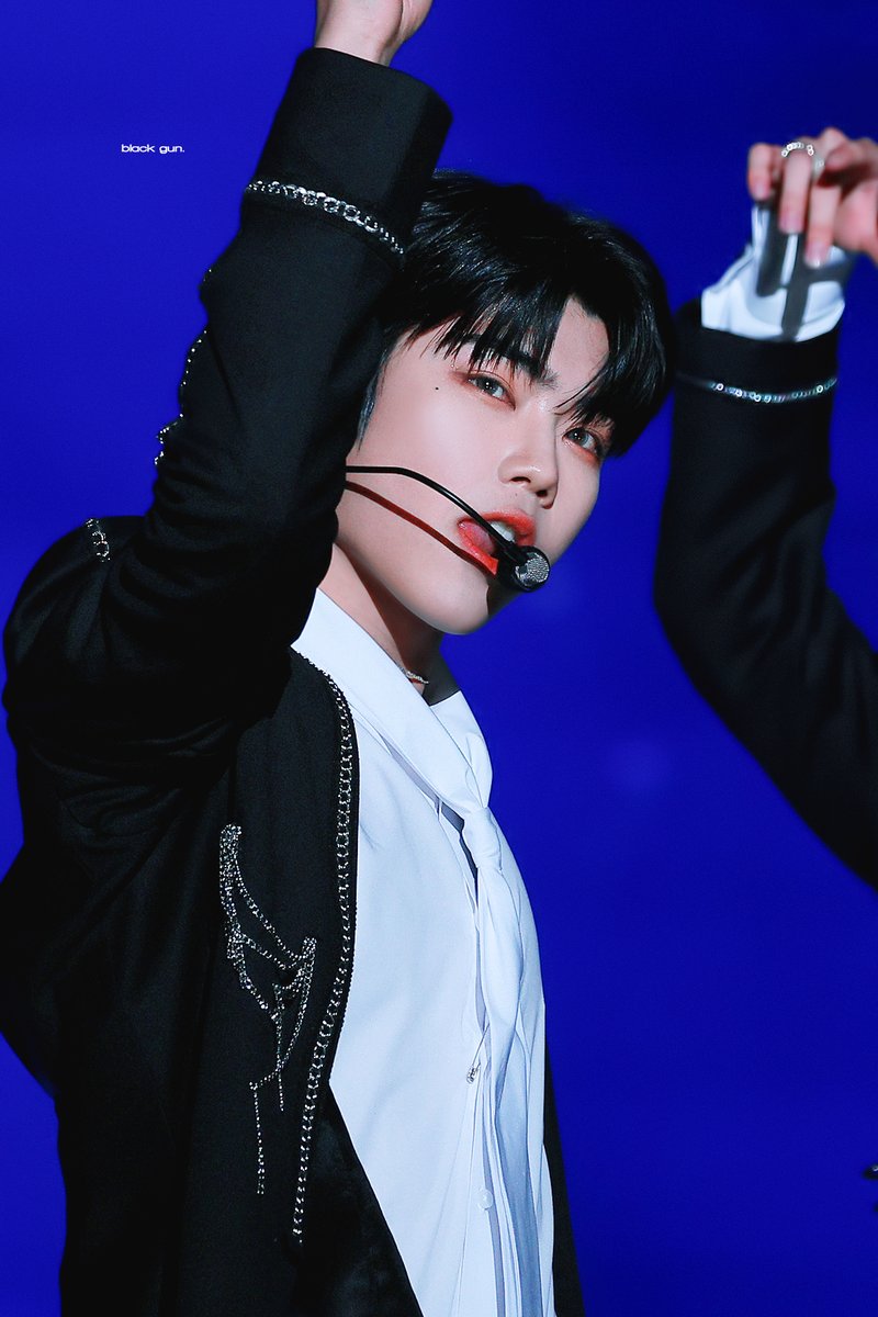 black gun. tweet media