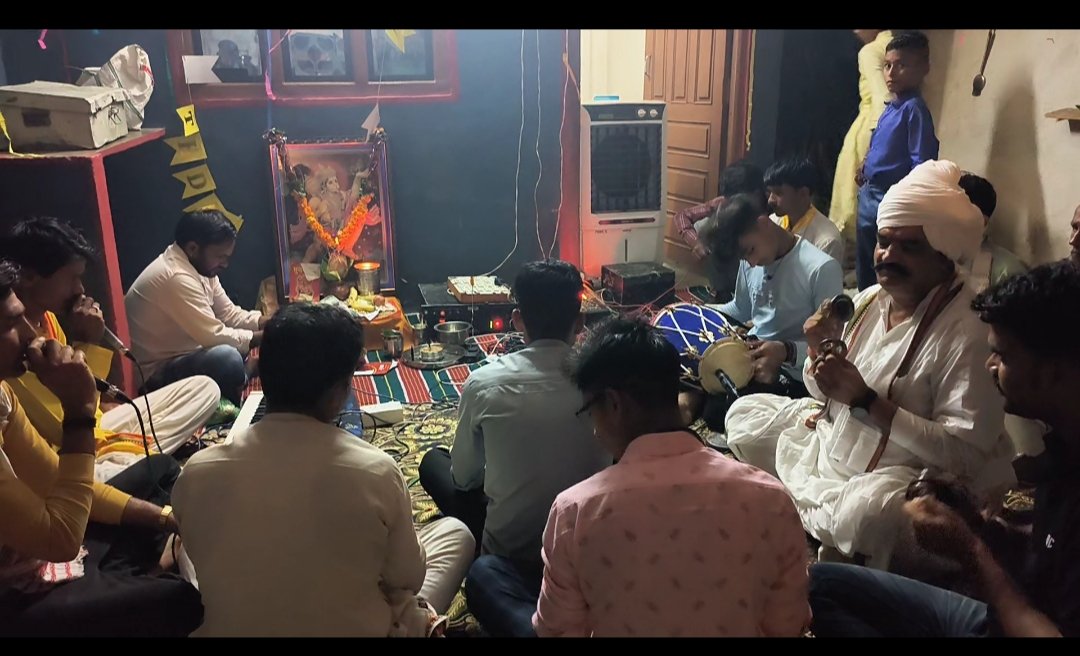 PurshottamDangi's tweet photo. आज ब्यावरा विधानसभा क्षेत्र के ग्राम चाठा मैं गंगाराम मेहरा के द्वारा आयोजित सुंदरकांड में सम्मिलित होकर बलराम मेहरा का जन्मदिन मनाते हुए https://t.co/7x65NWZmti