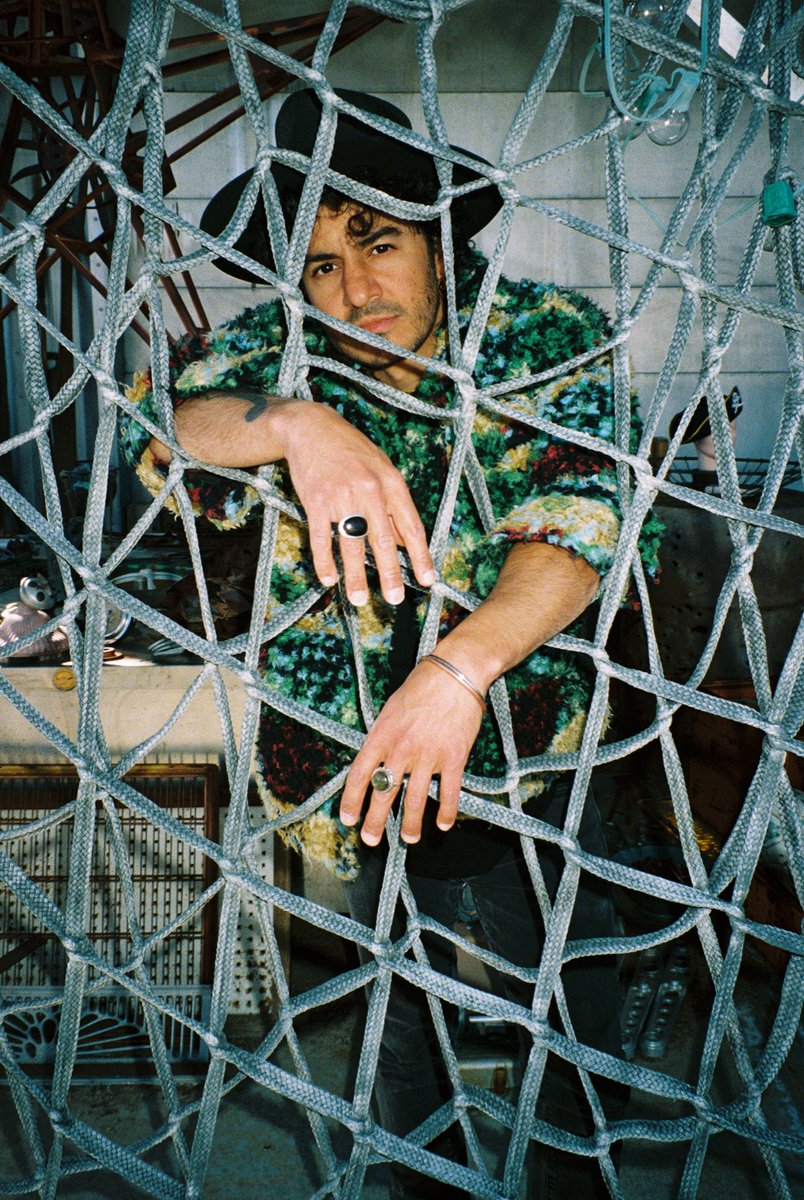 “I thought I was killing time but time’s killing me…” drop a comment if you’re ready for some new music 🤘🏽

#arturmenezes #NewMusic