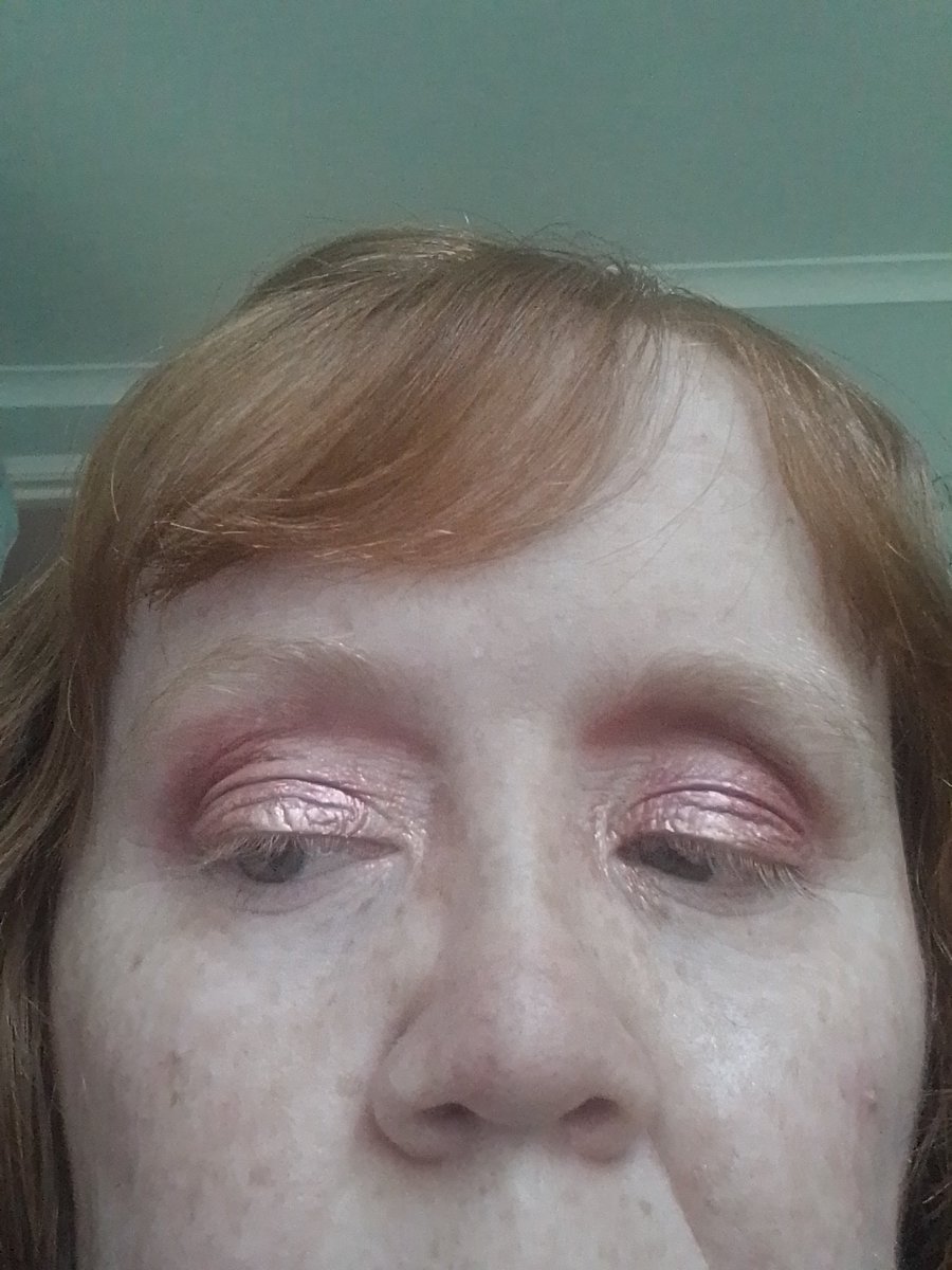 The eye makeup look I did today, I used W7 Cosmetics Socialite eyeshadow palette. Please also check out the shorts on my Youtube channel too (link is under my bio on here).

@W7makeup 

#eyemakeup #makeup