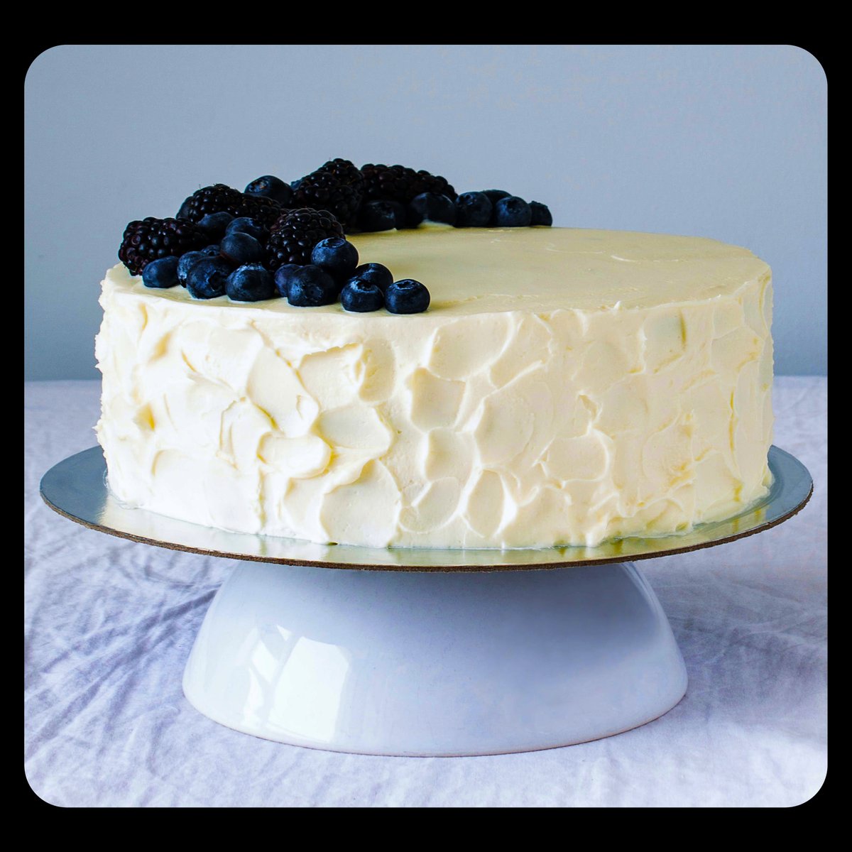 Good morning #WritingCommunity 🖤

Let's start the day with a #writerslift

Drop the links to your #books, #blogs, #poetry, #art, #websites, or anything else you want to share

RT others to spread the love
🖤🖤🖤