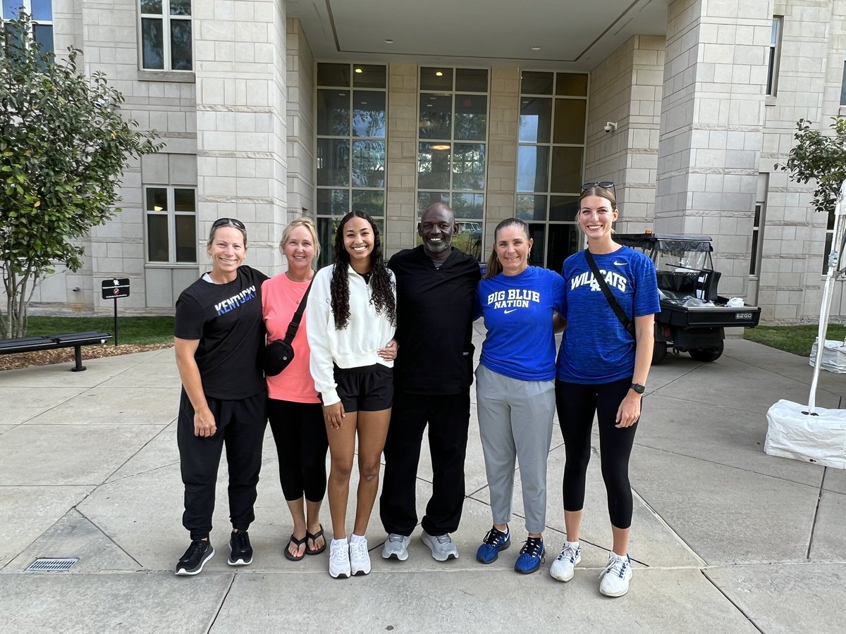 UKsoftball's tweet image. Just like that, our 1st freshman is moved in @_delanisullivan 💙 #Classof2027