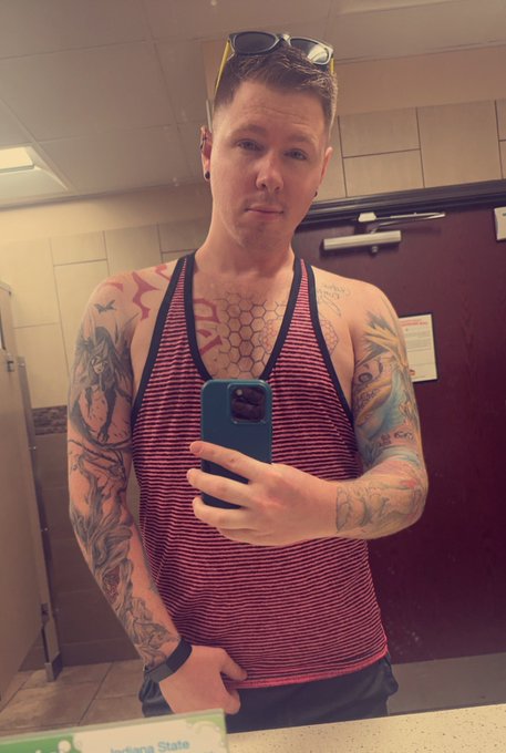 Had to stop and take a selfie 😚😏 https://t.co/EA92Bs054D