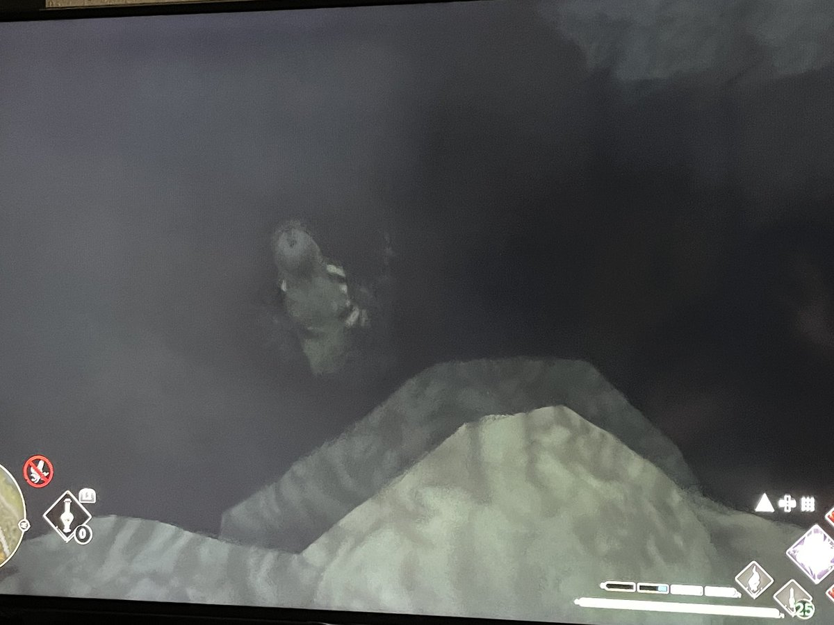 Narytta's tweet photo. Bugeada en el Hogwarts legacy debajo de un charco para coger un tesoro… nfw https://t.co/wIHImuney8