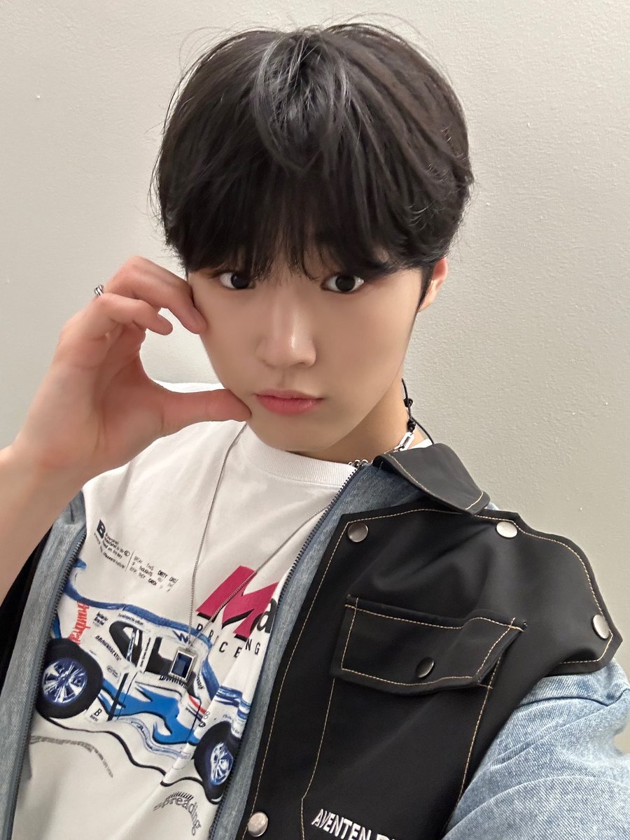 LUN8_members's tweet photo. [#은섭]
잘 자아요오🩵🩵
오늘도 고생했어요!!
아주 칭찬해에🥰🥰
쓰담쓰담🤗🤗

#루네이트 #LUN8 #섭나잇 😴 https://t.co/6yCInQQFZN