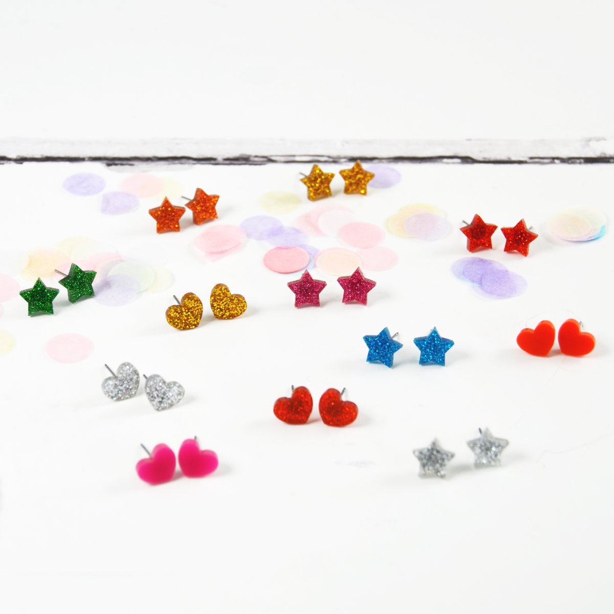 AlteredChic's tweet image. Hello! How is everyone doing? We've been a little busy lately, so trying our best to keep up! We've been working on designing some new cards &amp;amp; pins. So you'll have to keep your eyes peeled to see what's coming!

#UKSmallBusiness #BritishMaker #Jewellery #Jewelry #Acrylic #Hearts