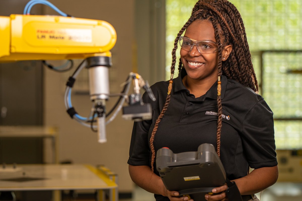JSCC_main's tweet photo. Curious to know about all the exciting things going on at JSCC? Livability Magazine wrote a feature story exploring our programs, new initiatives, and more!

Learn why Jackson State is YOUR Community College at:
https://t.co/anOVeXVsWm https://t.co/kazGRZcsCw