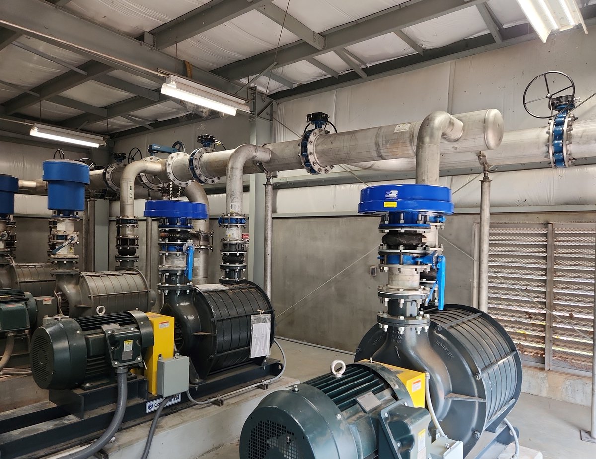 Crowder_USA's tweet photo. Construction at our Calls Creek site is about 75% complete. Work on the influent pump station and aeration basin #2 is ongoing and is expected to be completed sometime in August. #construction #constructionupdates #fridayfeeling https://t.co/2k1wTKkxlF
