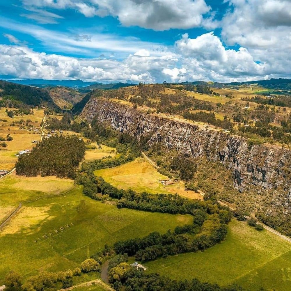🌱 ¡Creciendo juntos, creando vida en Suesca, Cundinamarca! Nuestros esfuerzos en la sede rural están dando frutos 🌳💚 Descubre cómo estamos haciendo realidad la transformación ambiental en esta hermosa región. #SuescaSostenible #BosquesVivos #CambioAmbiental