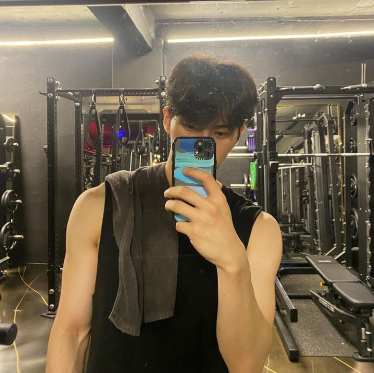 Actzoon's tweet photo. Lee Chaemin https://t.co/0yDo0afNnx