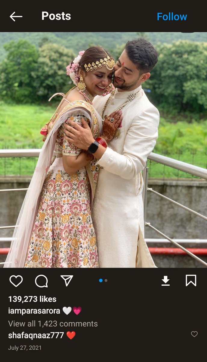 Dikshazone's tweet photo. Jiya or Paras ki pic par shafaq ( Falak's sister) ne comment Kiya hua hai 🤔
#abhiya #jiyaShankar https://t.co/ge9H6QB0pM