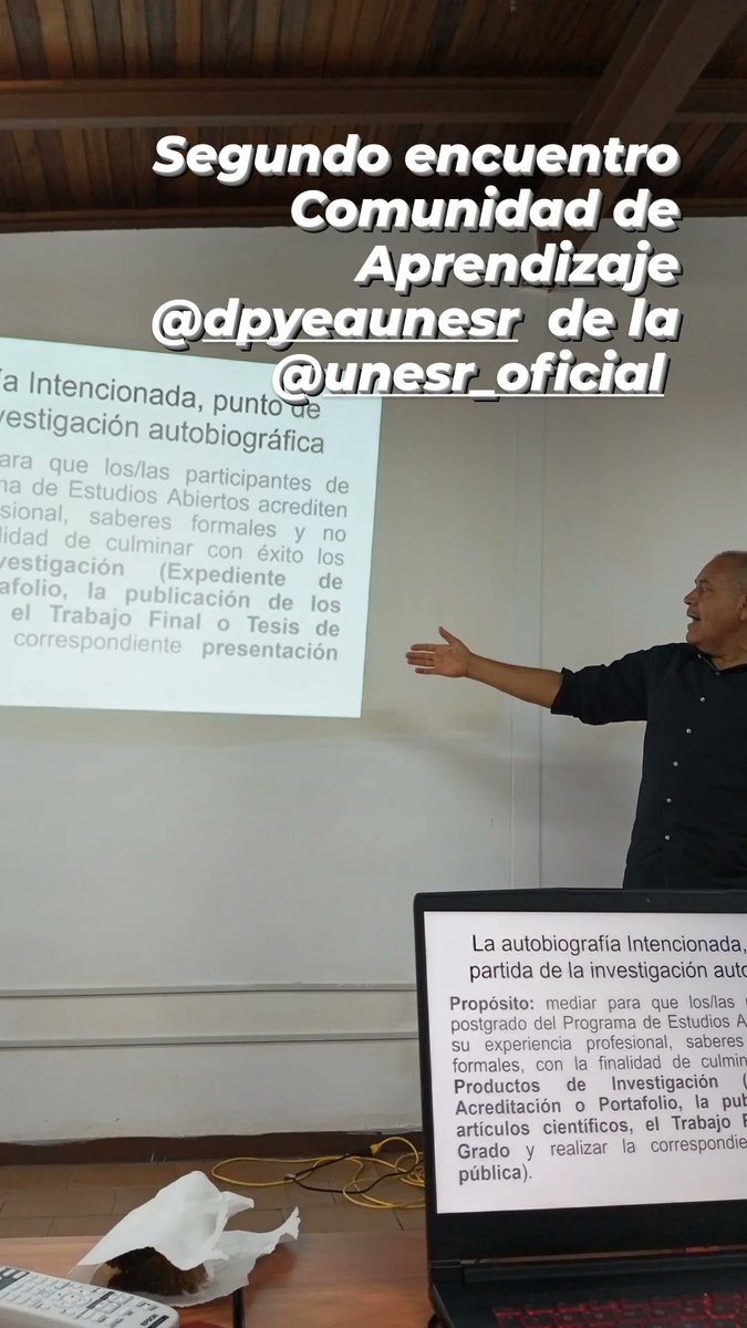 DustinValera's tweet photo. Con la facilitación de mi amiga, Dra. Luisa Fernanda Zambrano, Decana de Postgrado y con el Dr. Juan Silverio, Director de z investigación del Decanato https://t.co/IUKwLWF9fX