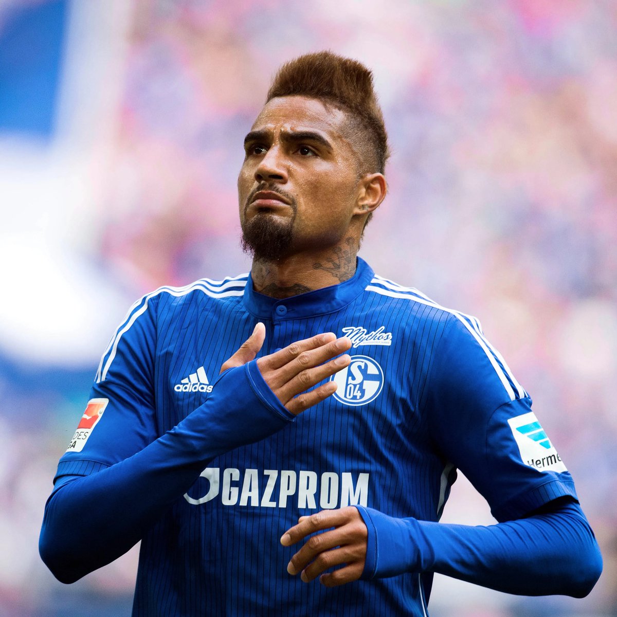 🚨 𝗢𝗙𝗙𝗜𝗖𝗜𝗔𝗟: Kevin-Prince Boateng has announced his retirement from football. He played for 15 clubs in his career:

🇩🇪 Hertha
🏴󠁧󠁢󠁥󠁮󠁧󠁿 Tottenham 
🇩🇪 Dortmund
🏴󠁧󠁢󠁥󠁮󠁧󠁿 Portsmouth
🇮🇹 Genoa 
🇮🇹 AC Milan
🇩🇪 Schalke 
🇮🇹 AC Milan
🇪🇸 Las Palmas 
🇩🇪 Frankfurt
🇮🇹 Sassuolo
🇪🇸 Barcelona
🇮🇹