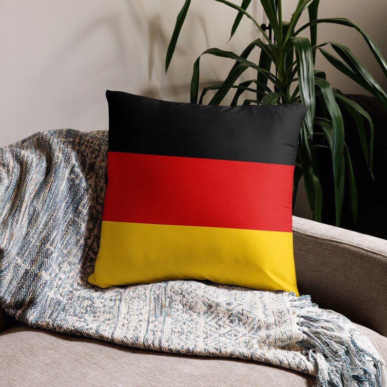 twittoslambda_'s tweet photo. C'est mon coussin germain https://t.co/ZGmgvHvTJG