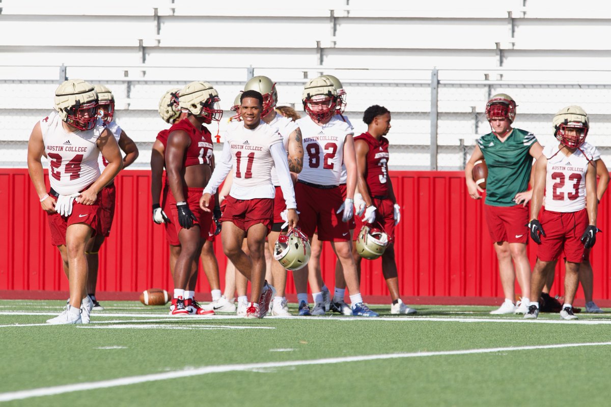 ⚠️'Roos at work⚠️🦘🏈Fall Camp - Day 1⃣ #AustinCollege #RooNation <a href="/RoosFootball/">Austin College ’Roos Football</a> <a href="/ACsports/">Austin College 'Roos Athletics</a>