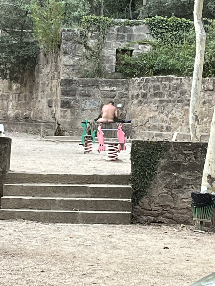 xavier_sole_pla's tweet photo. La Mare de la Font convertida en banys públics #solsona https://t.co/E86vn4caRM