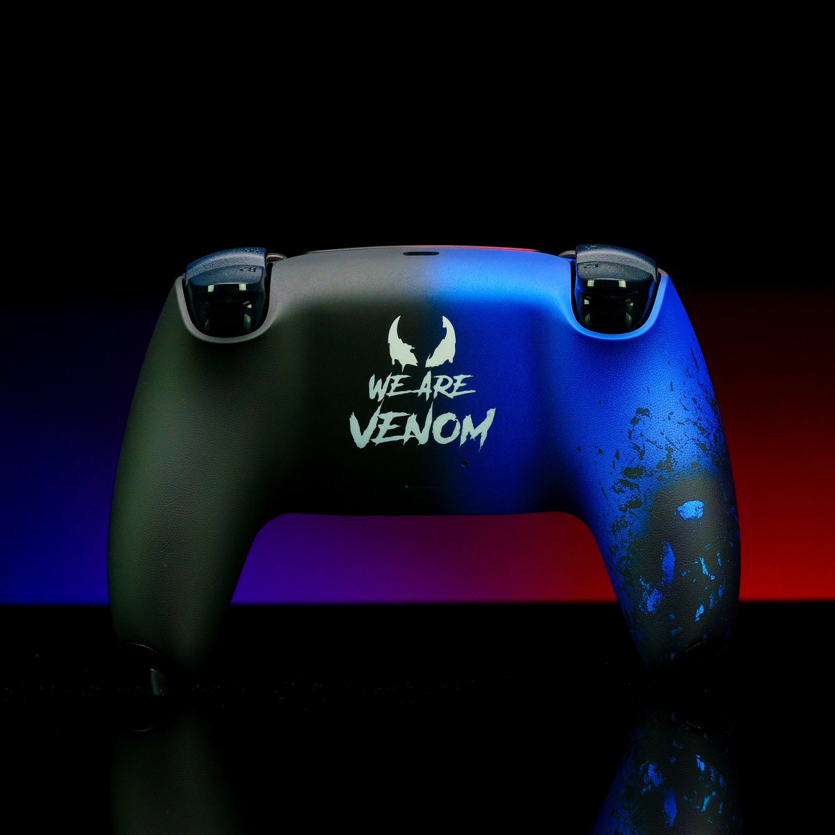 The Spider-Men Ultimate Duo PS5 Controller is crazy 🤯