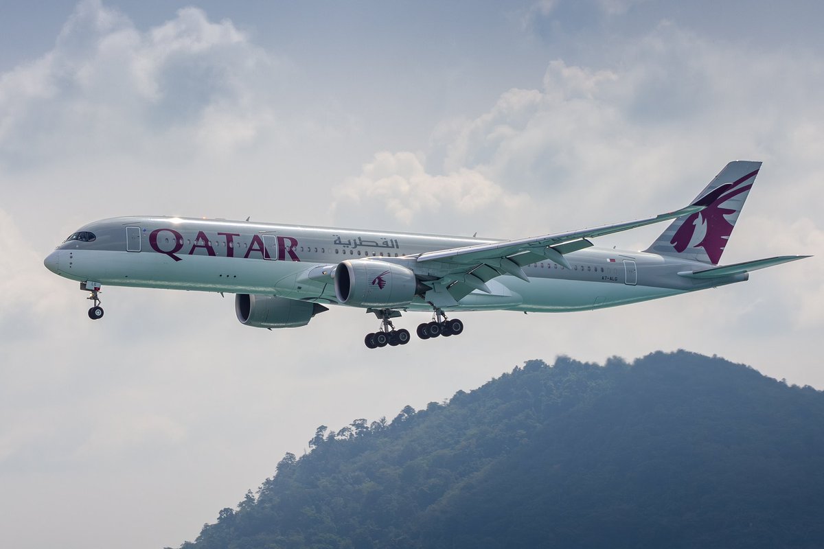 silishchev's tweet photo. Qatar Airways 🇶🇦Airbus A350-900 / A7-ALG
@qatarairways #qatarairways #maikhao #maikhaobeach #phuket #spotting https://t.co/Mqzhl0Lu8U