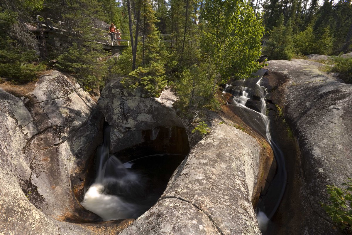 If you like to take a hike, and you like road trips, then the #BorealDrivingRoute is for you!

Ten great parks and lots of trails to explore in the Boreal Forest!

bit.ly/3a2GReq  #roadtrip #ontarioparks