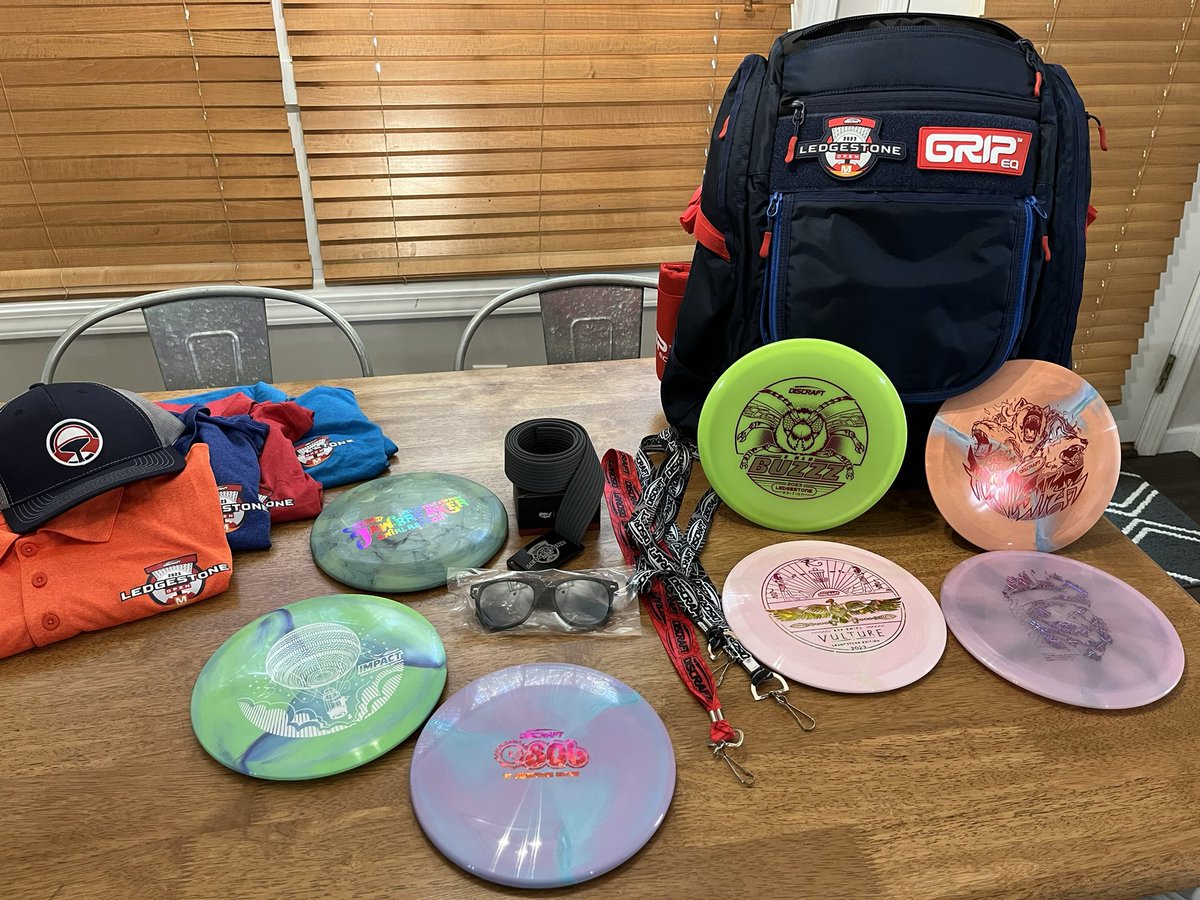 DHSDGC's tweet photo. HUGE 📢 to Nate Heinold &amp; his Team from Ledgestone for DONATING a ton of items to be used at our Club Fair next week!! 

DDGC thanks you! 🙌🏻👊🏻🦅🥏
#GROWtheGame @DiscGolfProTour https://t.co/KtH1AJFeBv