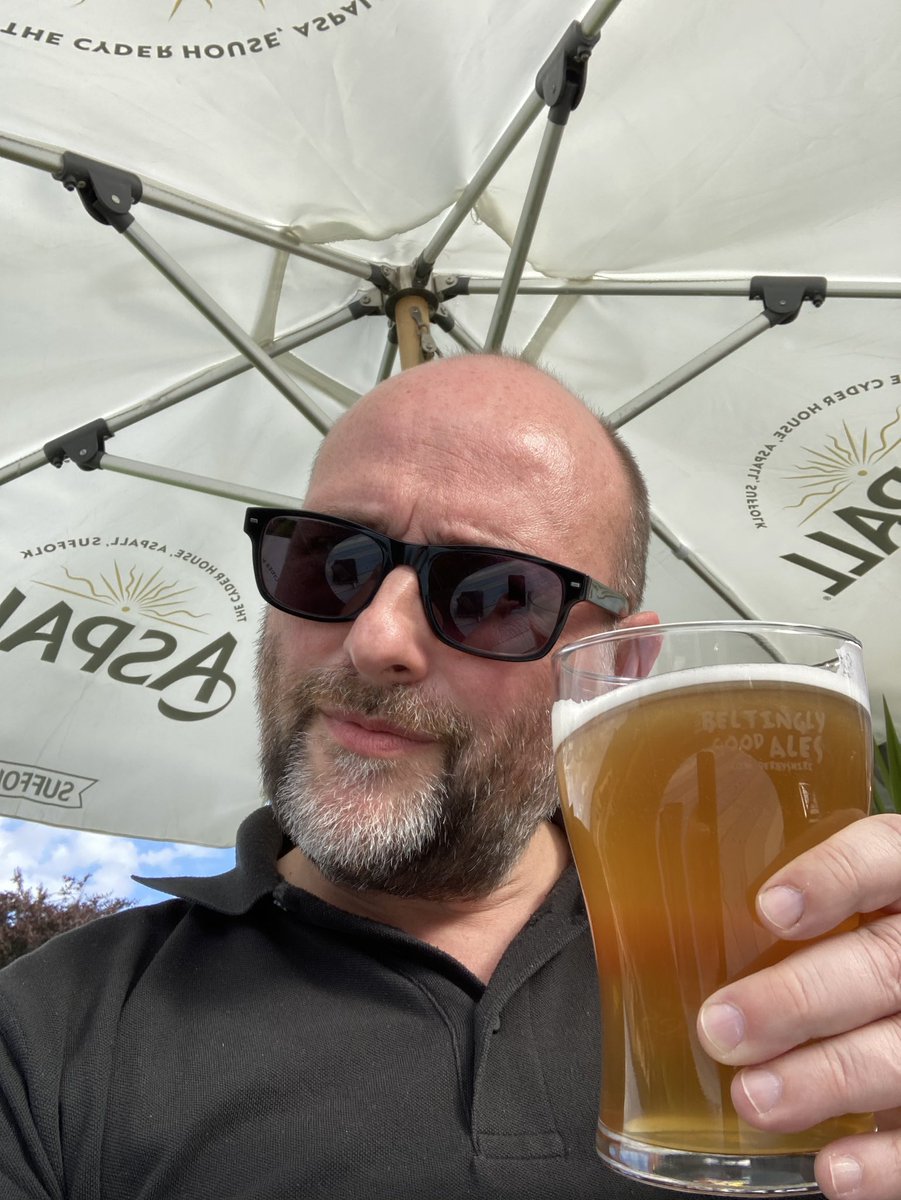 steveclarke1138's tweet photo. A pub with a view and a special kind of brew,
Then Manchester bound with the Hip-Hop crew…wooo (CL Smooth style)
Happy birthday #HipHop50 #keepitreal #Respect #oldskool #keepbouncing https://t.co/QRq1MjPsnl