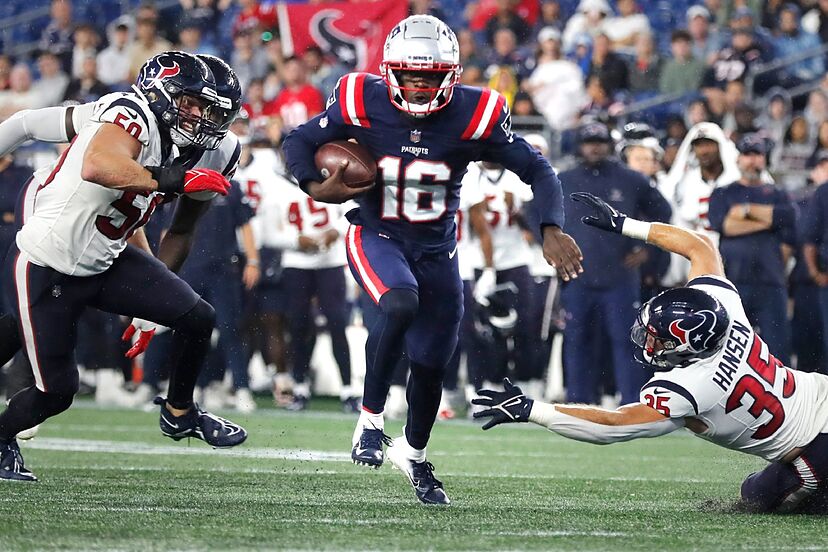 betwithrue24's tweet photo. Could the Patriots have found their successor to dual threats like Julian Edelman and Jakobi Myers in Malik Cunningham? Interesting skillset for sure. #NFLPreseason #NFLTwitter #PatriotsNation #PatriotsvsTexans https://t.co/AmDuJX1pWM