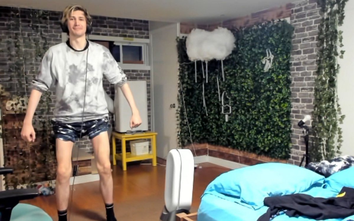 hizbdot's tweet photo. @horneus_ @xQc Hooooollyyy https://t.co/oC6hMudL3p