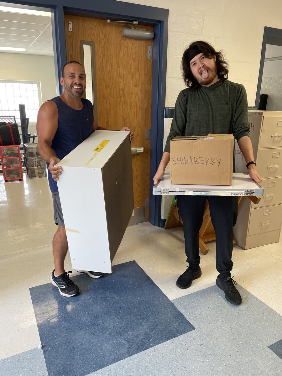 SHES_Dolphins's tweet photo. When the elevator is broken, what to do? In our case, one of our PE tachers and a parent volunteer jumped in to help teachers move their supplies into new classrooms. Tired and worn out! #FCPSR2 #THANKYOU https://t.co/TUTBhXaUxM