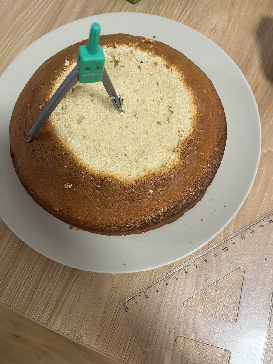 achjoanno's tweet photo. Tohle je ta středoškolská matematika v praxi? https://t.co/hUHQwcX7hX