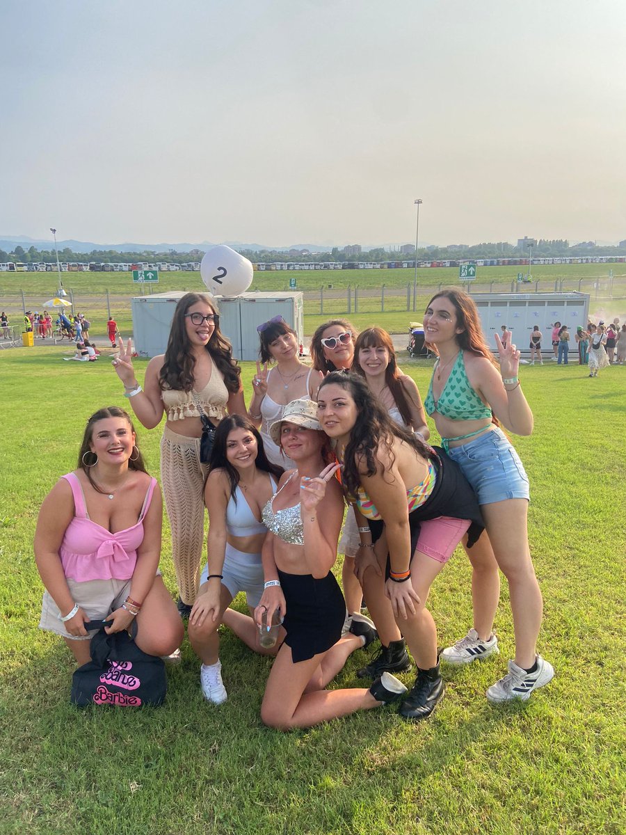 la vera lalla tweet media